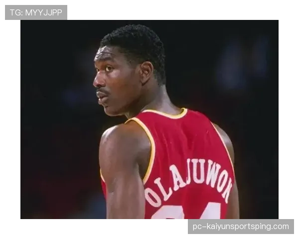 卡里姆内线单打效率领先奥拉朱旺展现统治力