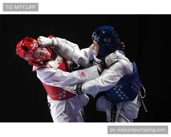 进攻犯规判罚区分合理接触与非法推动标准